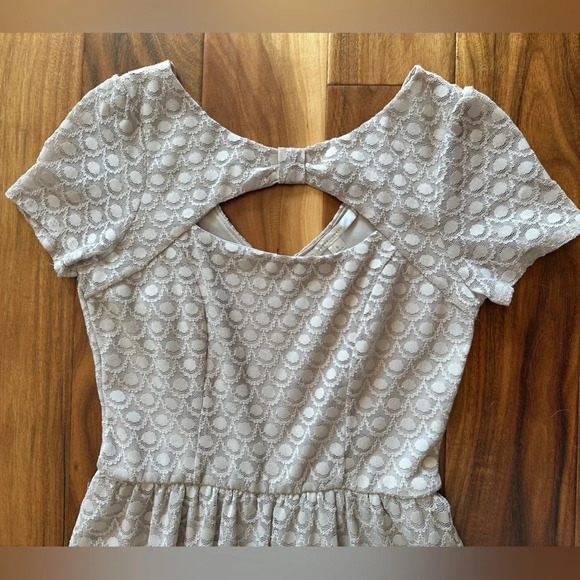 LC Lauren Conrad Cream Beige Lace Mini Dress size Small - Picture 4 of 5